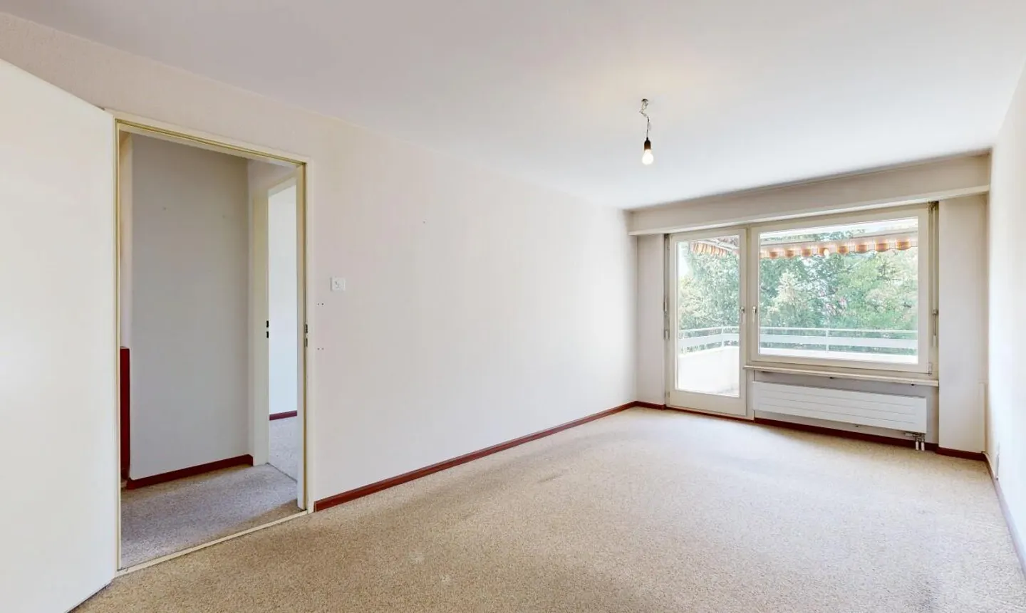 Semi-Detached House with Garden and Great Design Potential - Photo 8 of 11