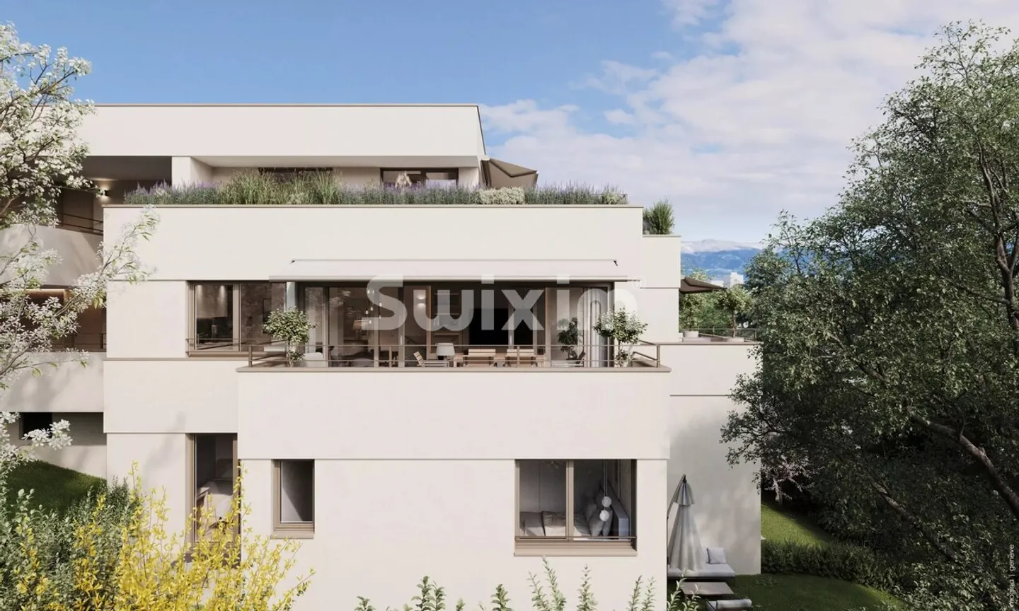 Three-Storey House with Garden - Photo 4 of 4