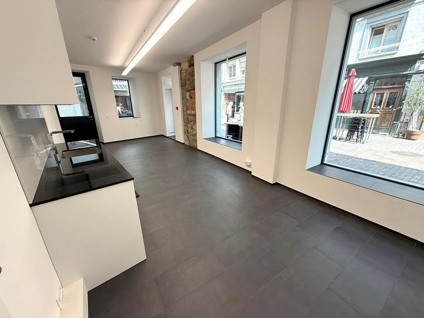 Attractive commercial space in the Schaffhausen lower town - Photo 3 of 6