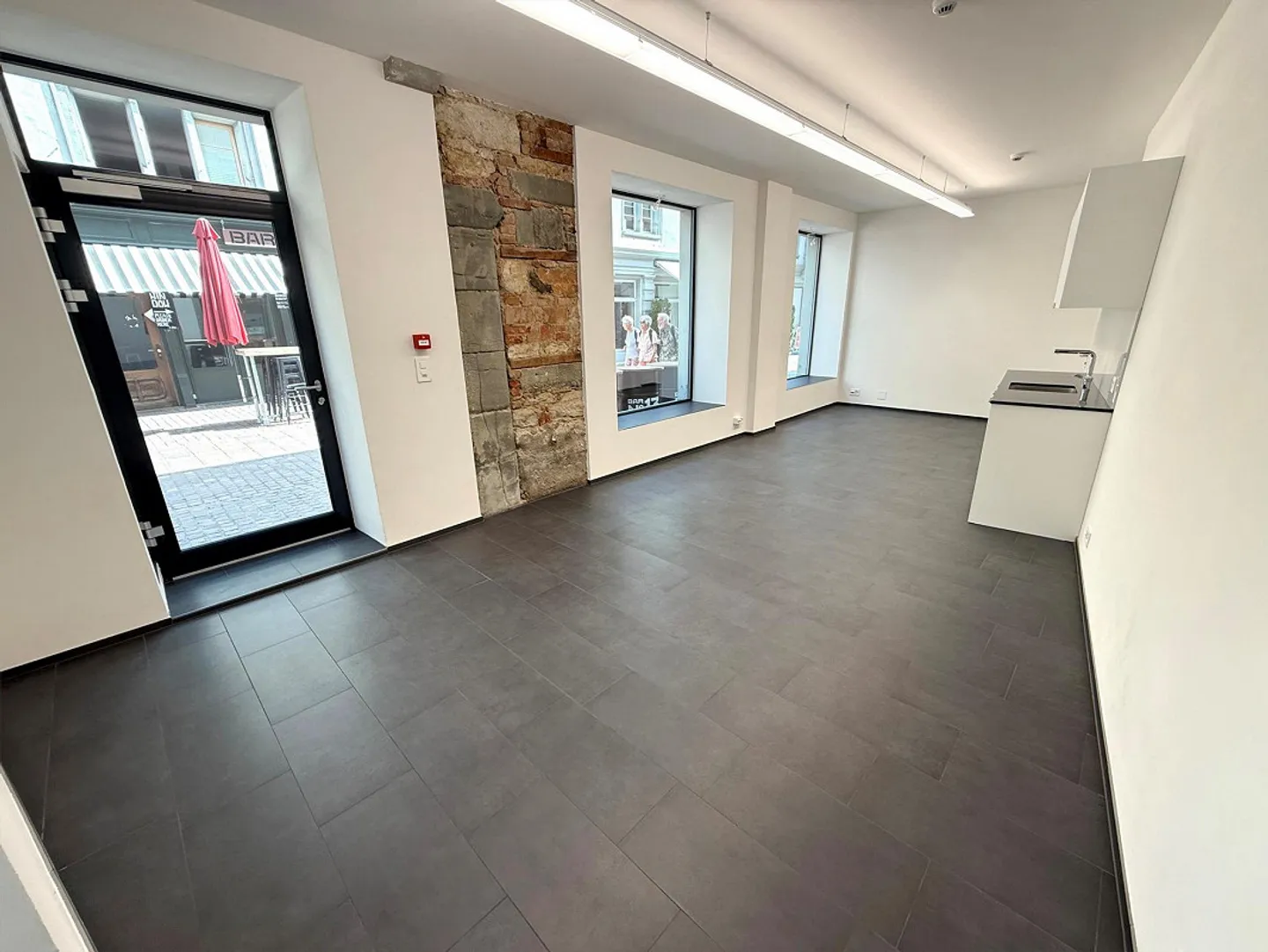 Attractive commercial space in the Schaffhausen lower town - Photo 1 of 6
