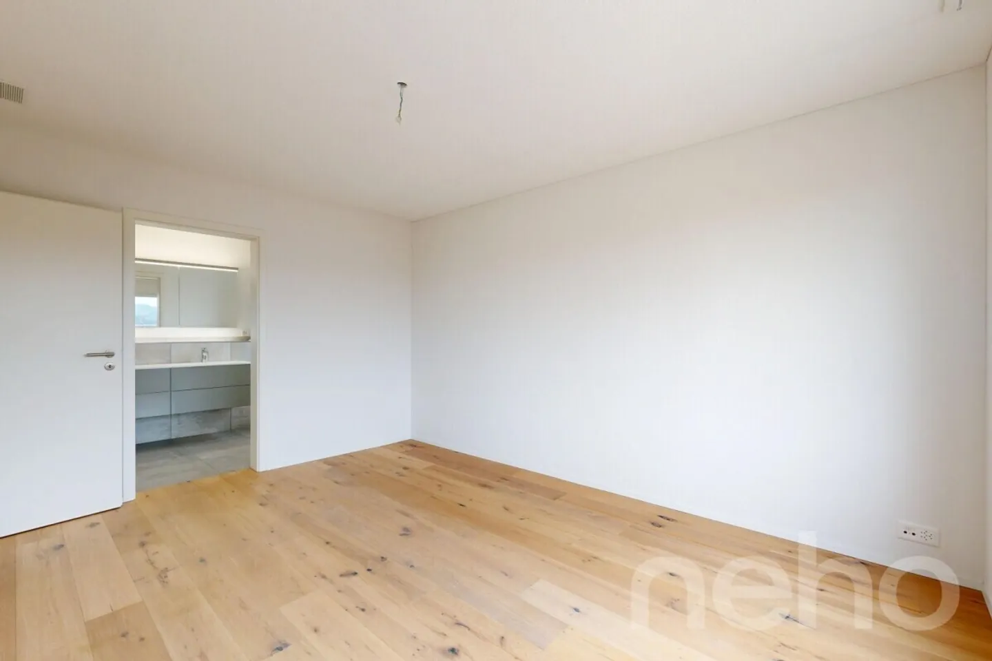 Attico elegante e luminoso con vista panoramica e grande terrazza - Foto 7 di 12