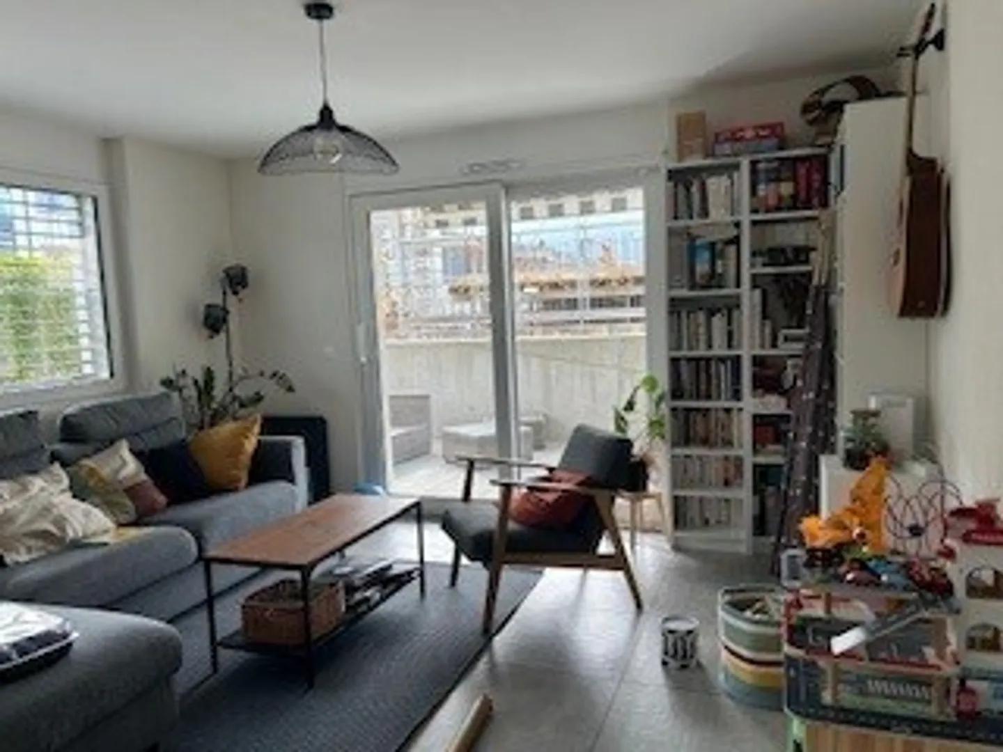 Apartment for rent - Photo 2 of 5