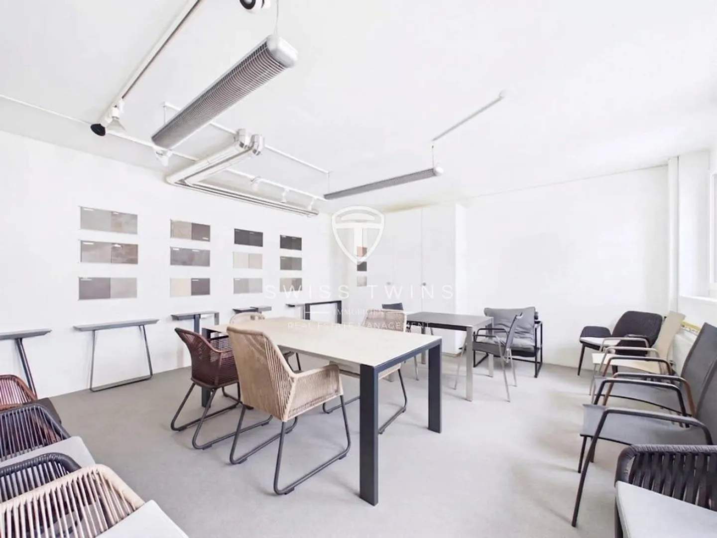Modern commercial spaces with rooftop terrace in Fehraltorf - Photo 11 of 13