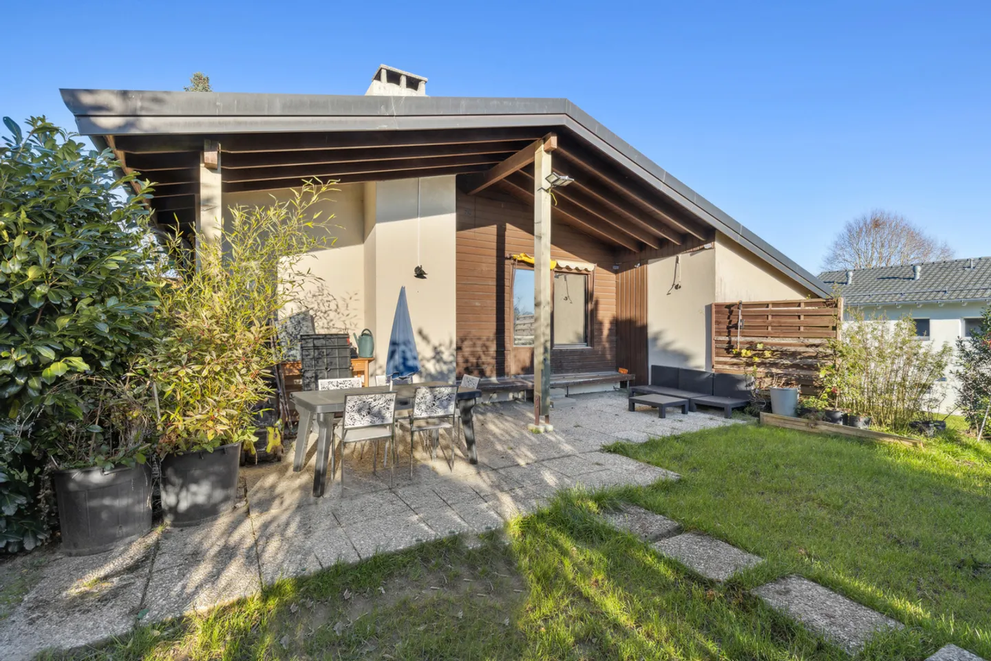 Einfamilienhaus mit 1200 m² Grundstück! - Foto 3 von 18