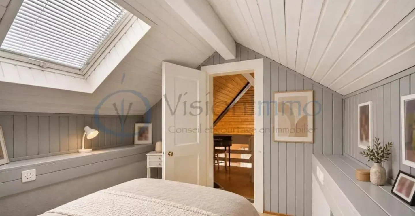 In the heart of Bernex: 113 m² of charm and beautiful volumes - Photo 9 of 13