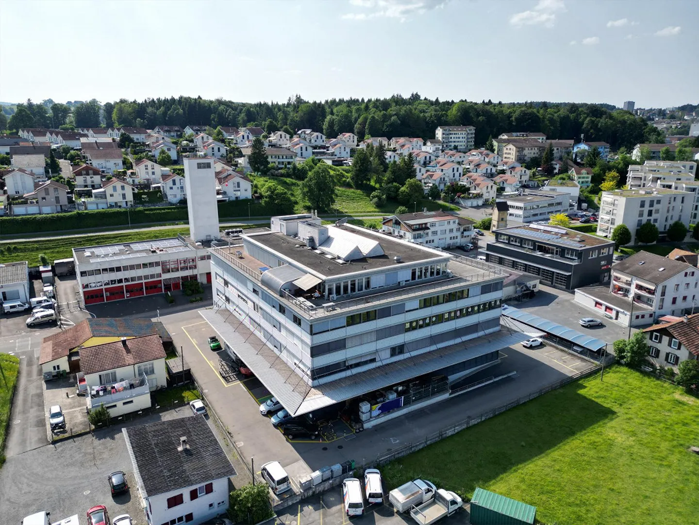 Espace commercial en attique lumineux avec vue et grande terrasse - Photo 24 sur 24
