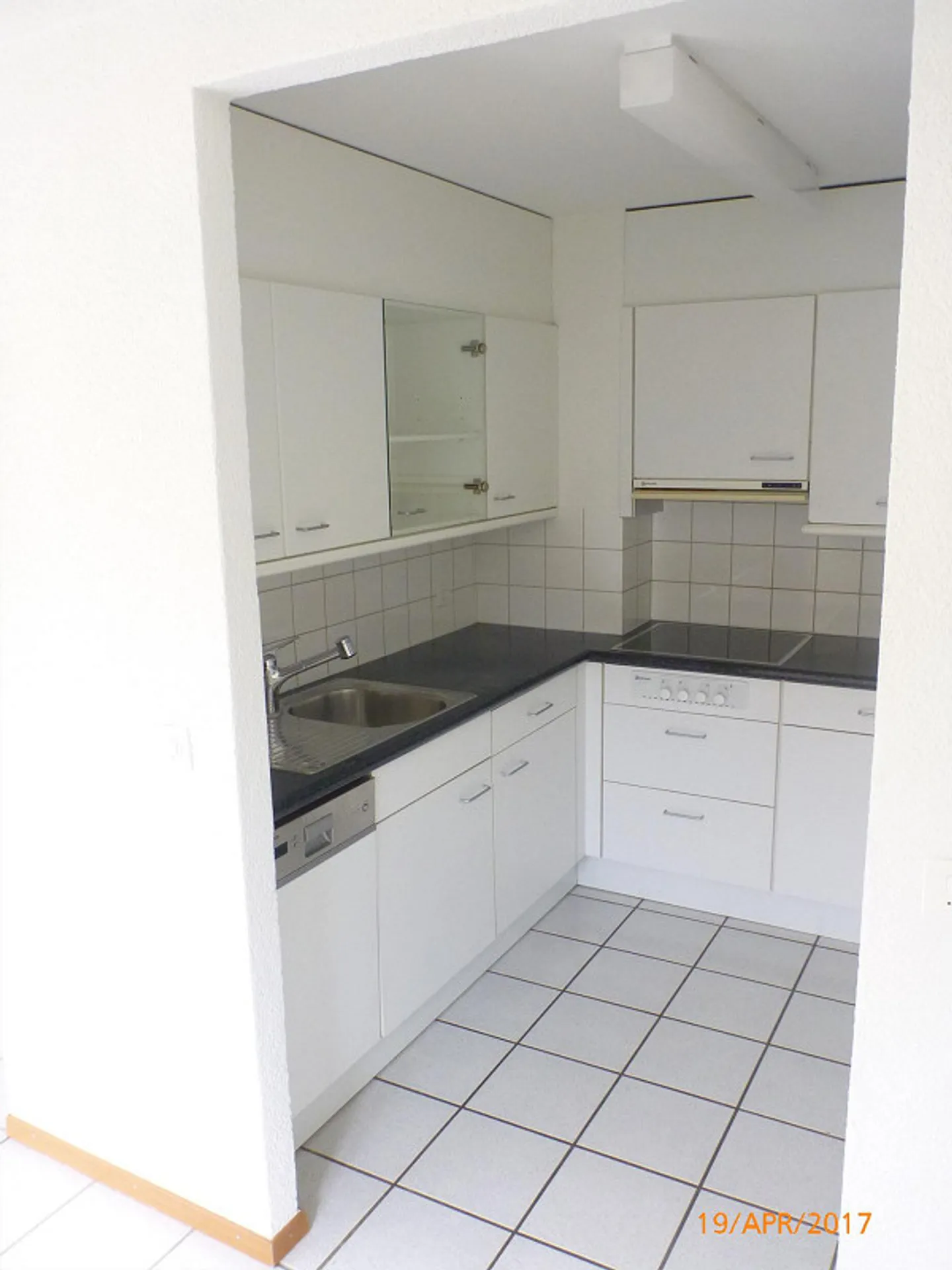 2-room apartment for rent - Photo 2 of 10