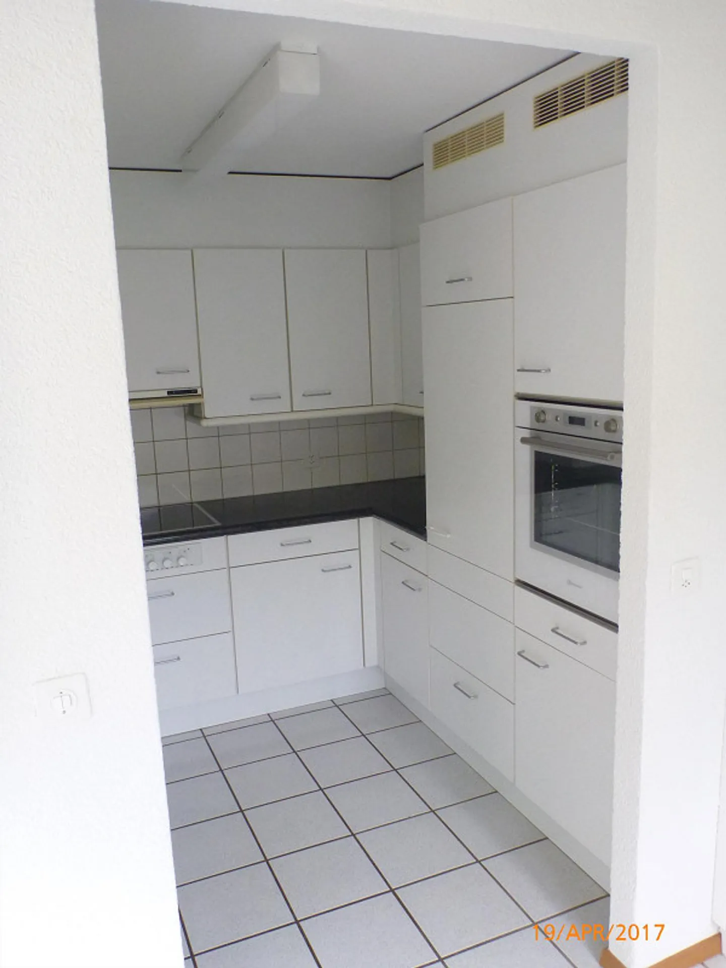 2-room apartment for rent - Photo 3 of 10