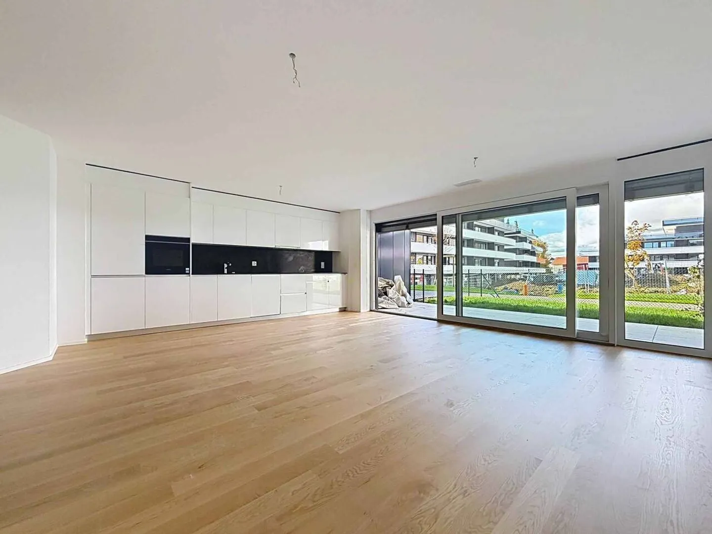 Neue Promotion: 3.5-Zimmer-Wohnung mit 2 Terrassen und 2 Gärten West/Ost - Foto 3 von 13