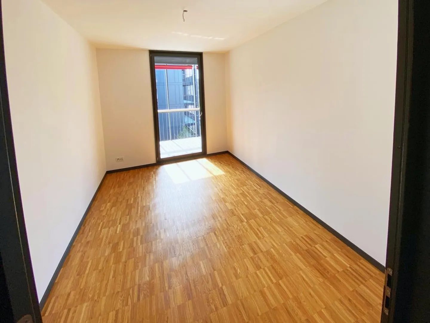 Appartement lumineux et moderne au standard de propriété à Bern-Brünnen - Photo 4 sur 10