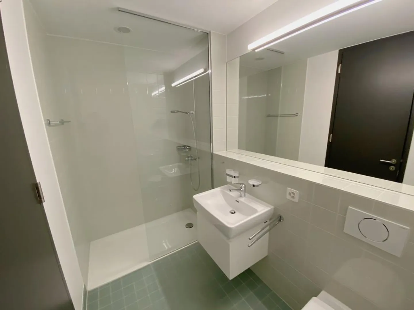 Appartement lumineux et moderne au standard de propriété à Bern-Brünnen - Photo 5 sur 10