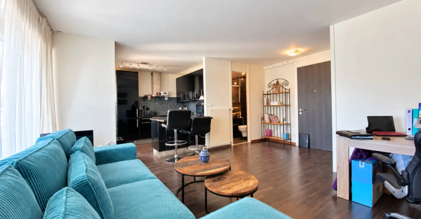 Spacious studio with terrace - Photo 2 of 6