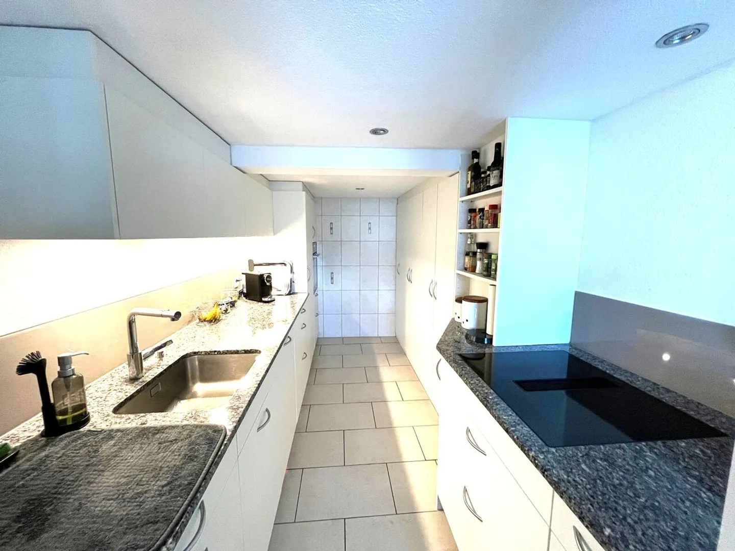 Una casa 4½ camere non comune in una posizione tranquilla - Foto 3 di 20