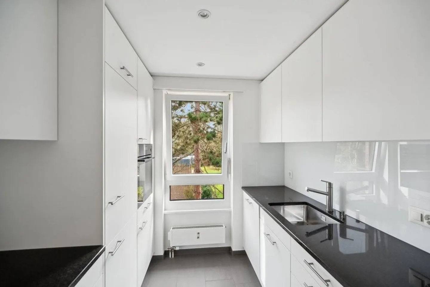 Modernes Apartment mit Balkon - Foto 5 von 12
