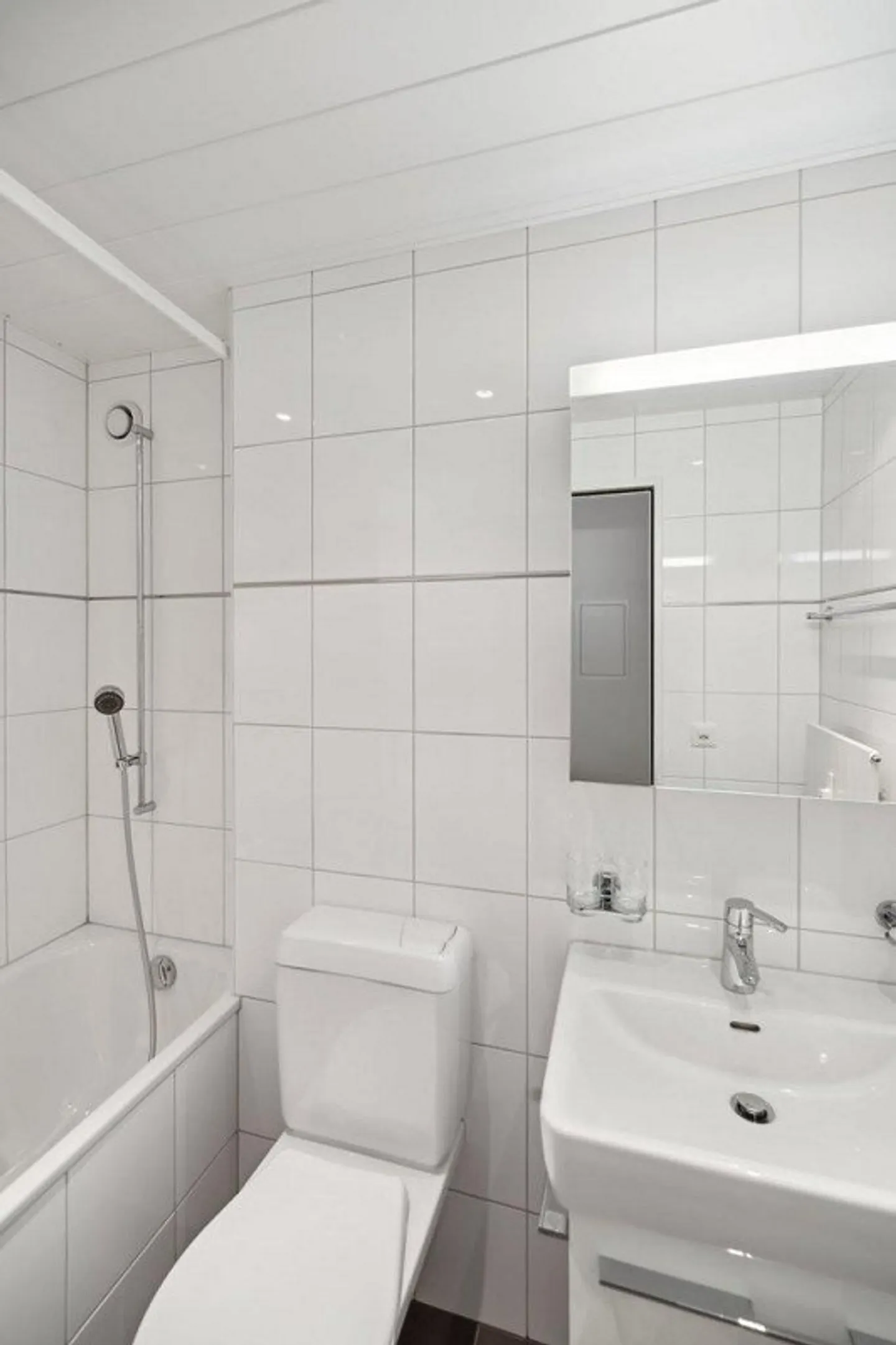 Modernes Apartment mit Balkon - Foto 7 von 12