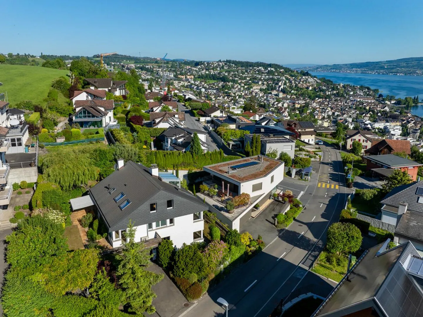 Wollerau: Single-family house with lake view and development potential - Photo 4 of 5