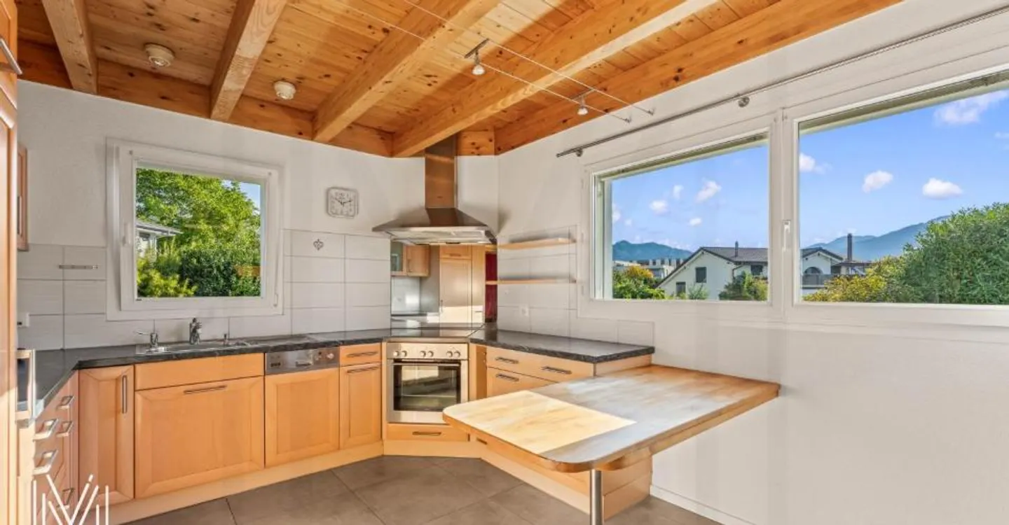 VILLA INDIVIDUALE MAGNIFICA CON 6,5 STANZE NEL CENTRO DI BULLE - Foto 4 di 12