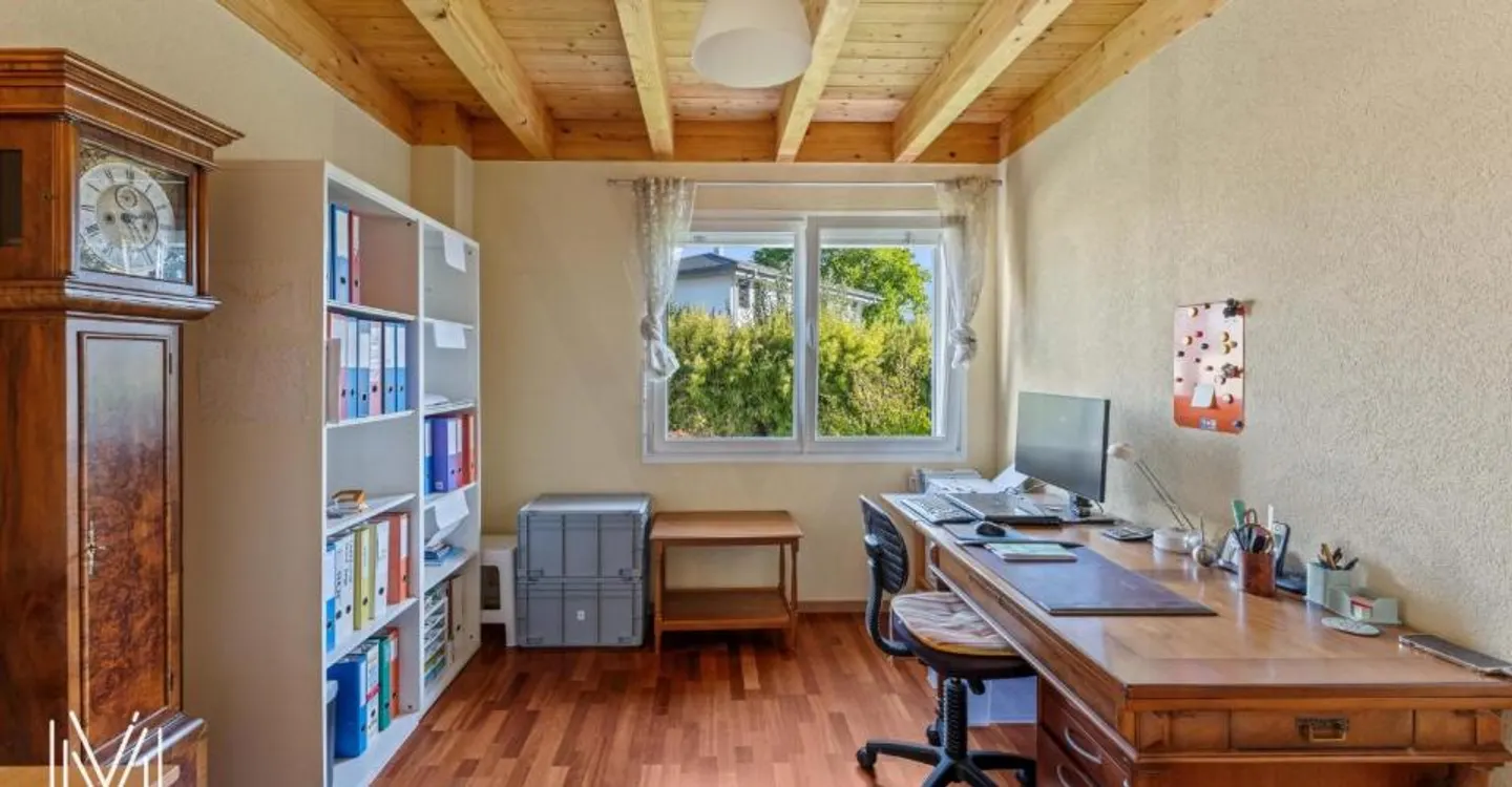 VILLA INDIVIDUALE MAGNIFICA CON 6,5 STANZE NEL CENTRO DI BULLE - Foto 8 di 12