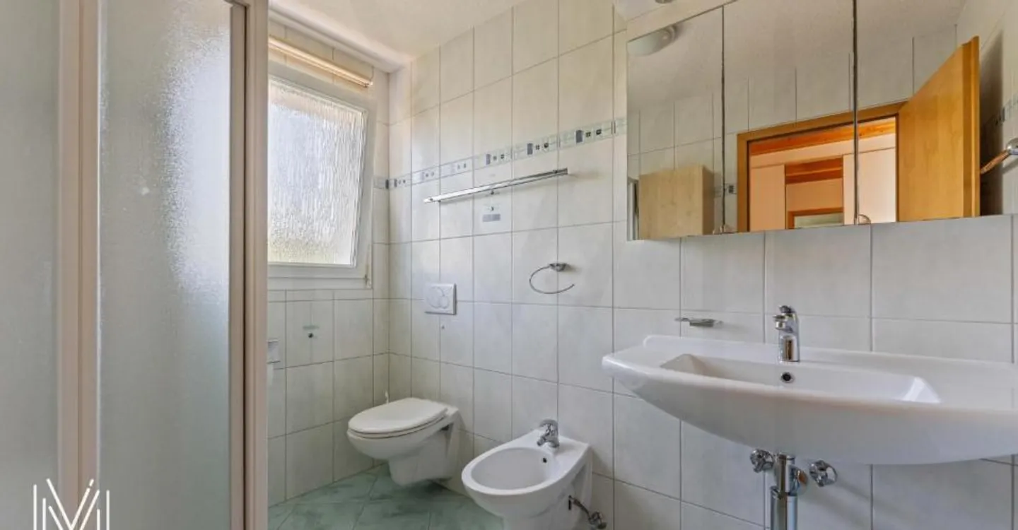 VILLA INDIVIDUALE MAGNIFICA CON 6,5 STANZE NEL CENTRO DI BULLE - Foto 9 di 12