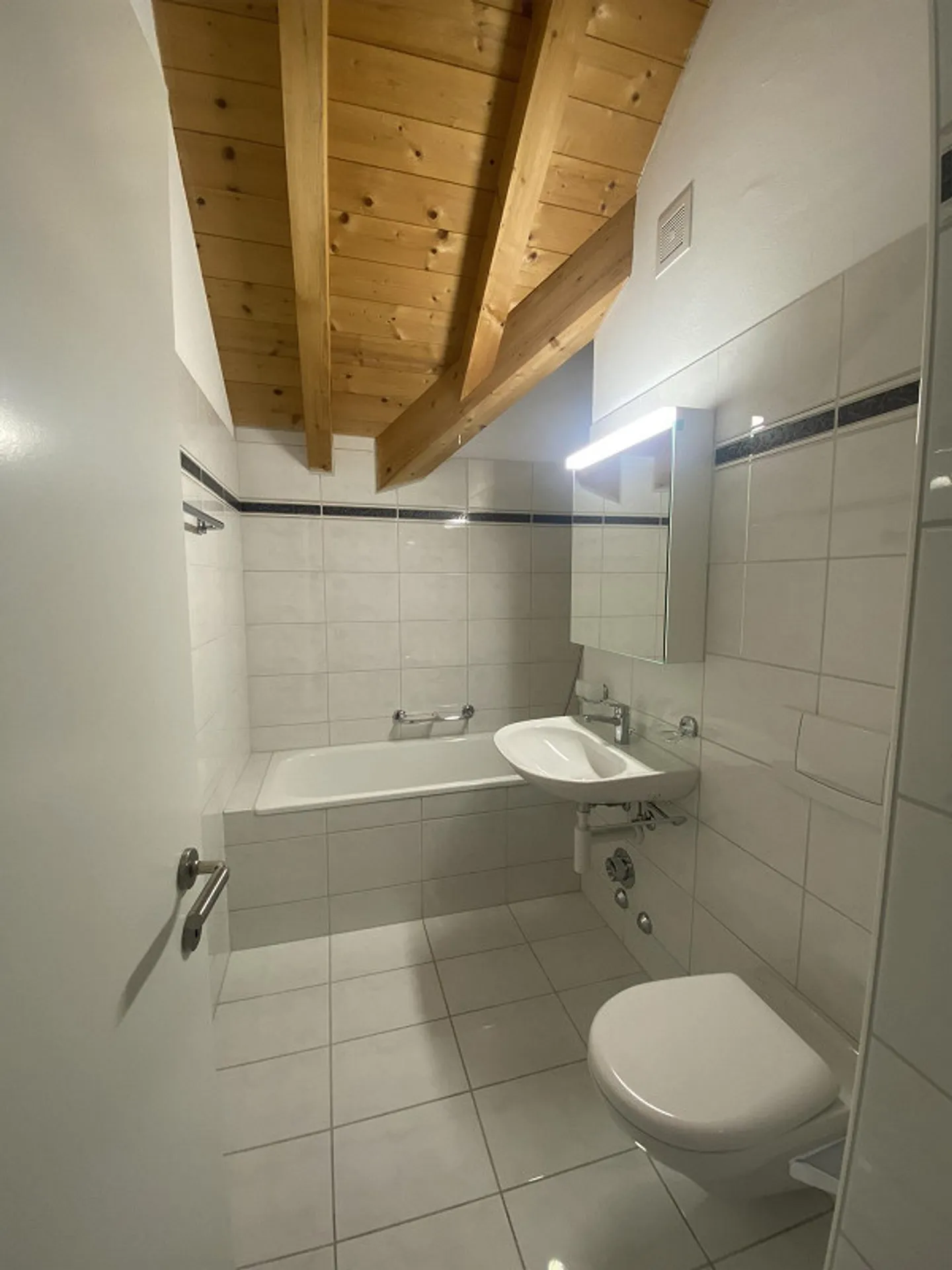 Sonnige Dachwohnung - Foto 7 von 8