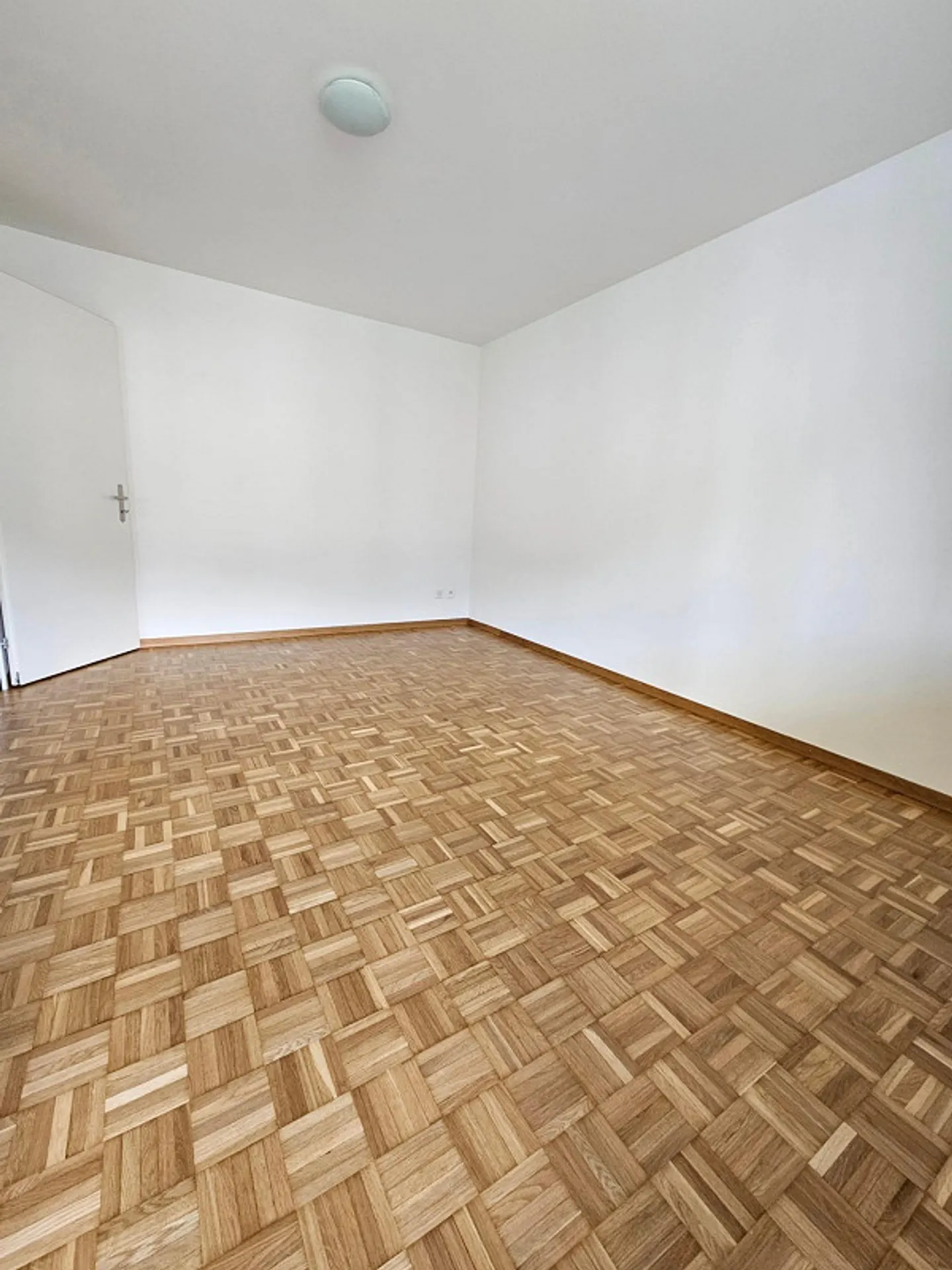 Beautiful 2.5 room apartment near the city - Photo 5 of 7