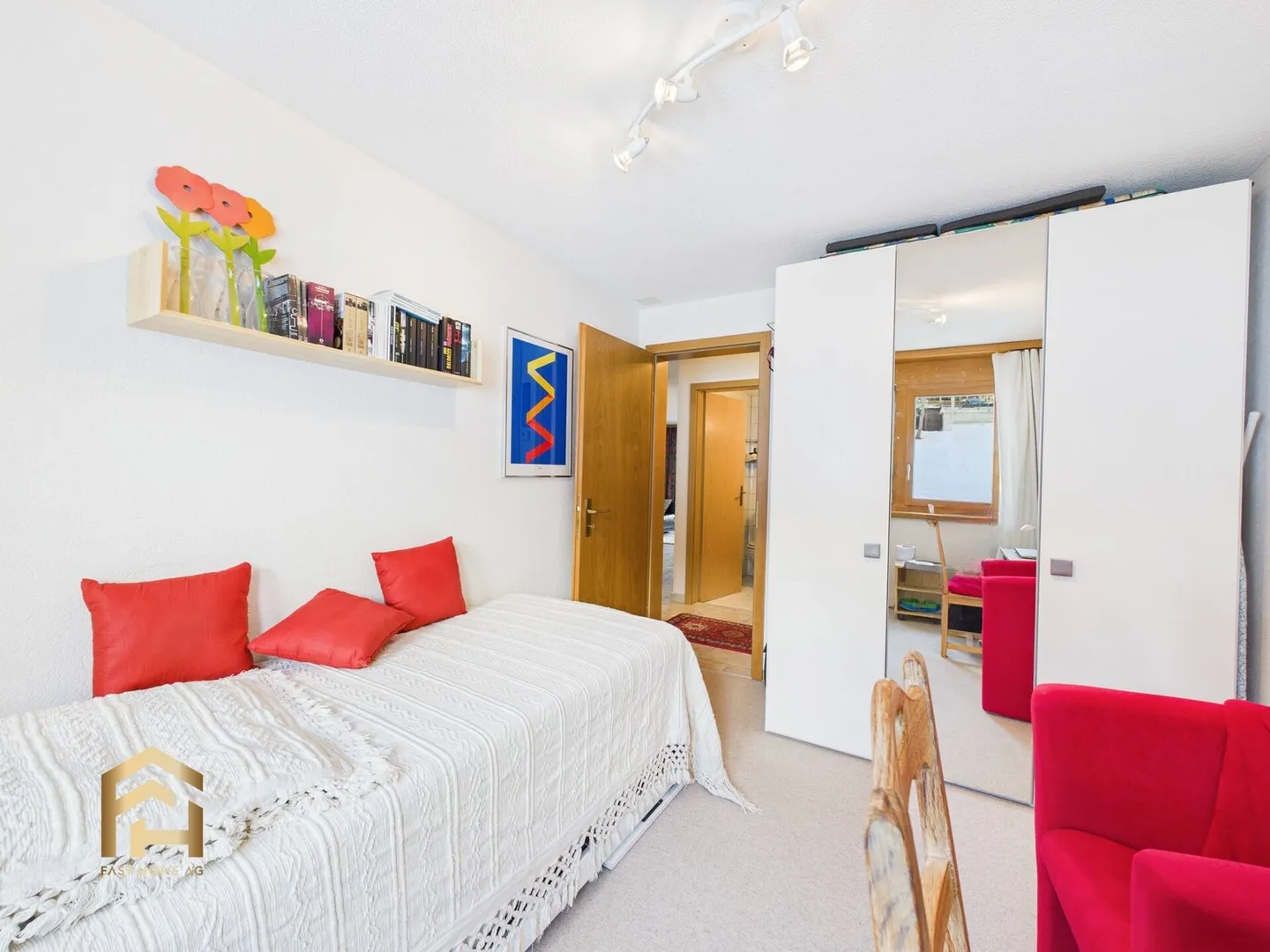 Charming 3.5-room apartment with balcony and mountain panorama in Leukerbad - Photo 7 of 12