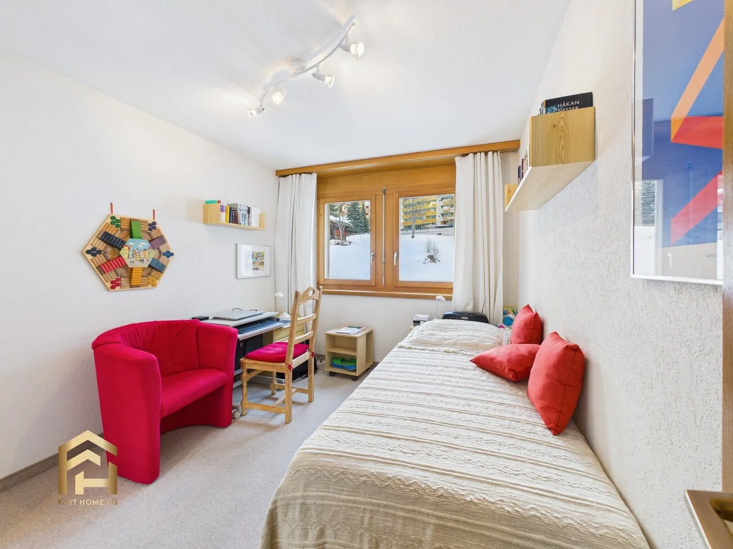 Charming 3.5-room apartment with balcony and mountain panorama in Leukerbad - Photo 8 of 12