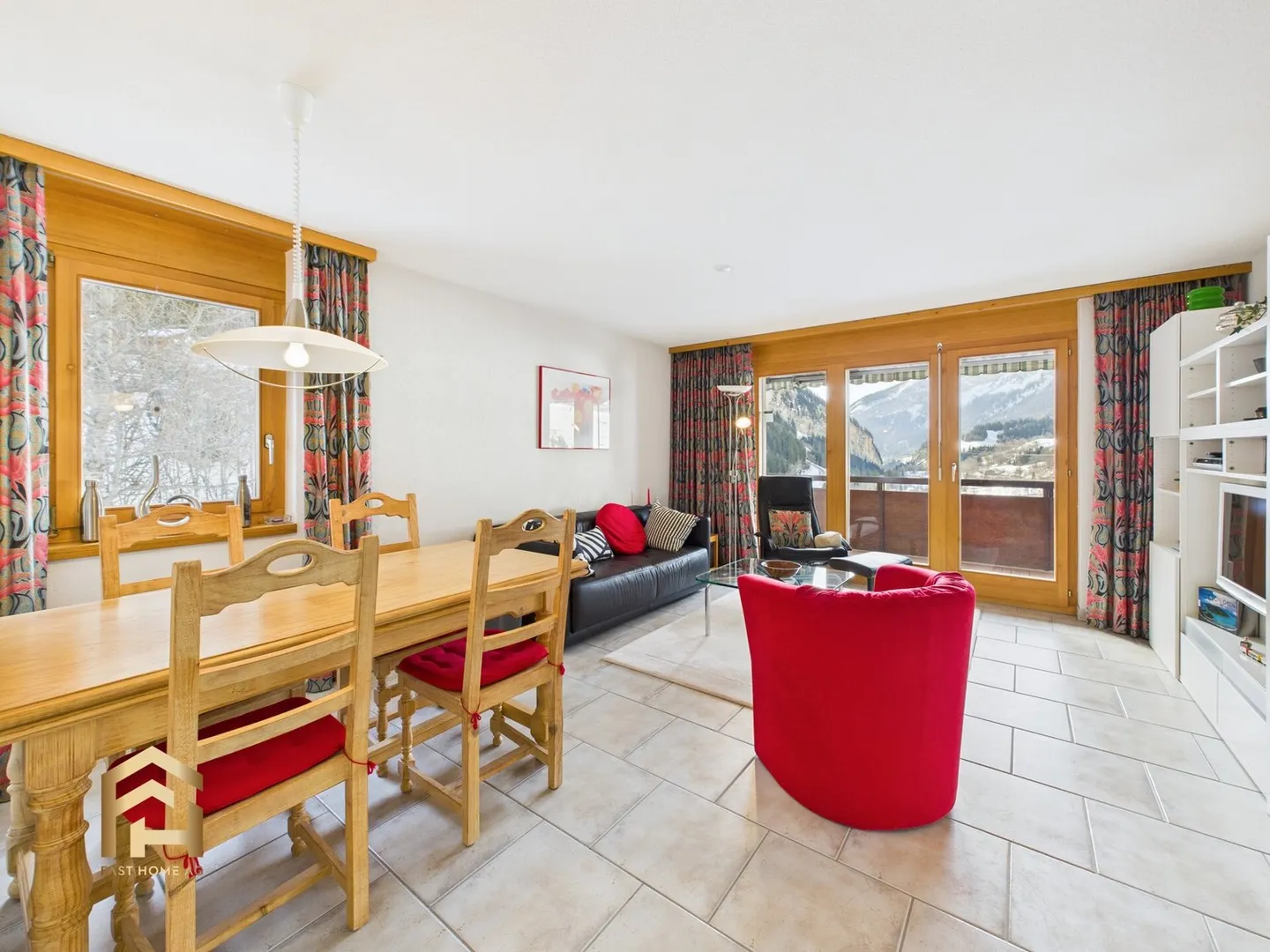 Charming 3.5-room apartment with balcony and mountain panorama in Leukerbad - Photo 2 of 12