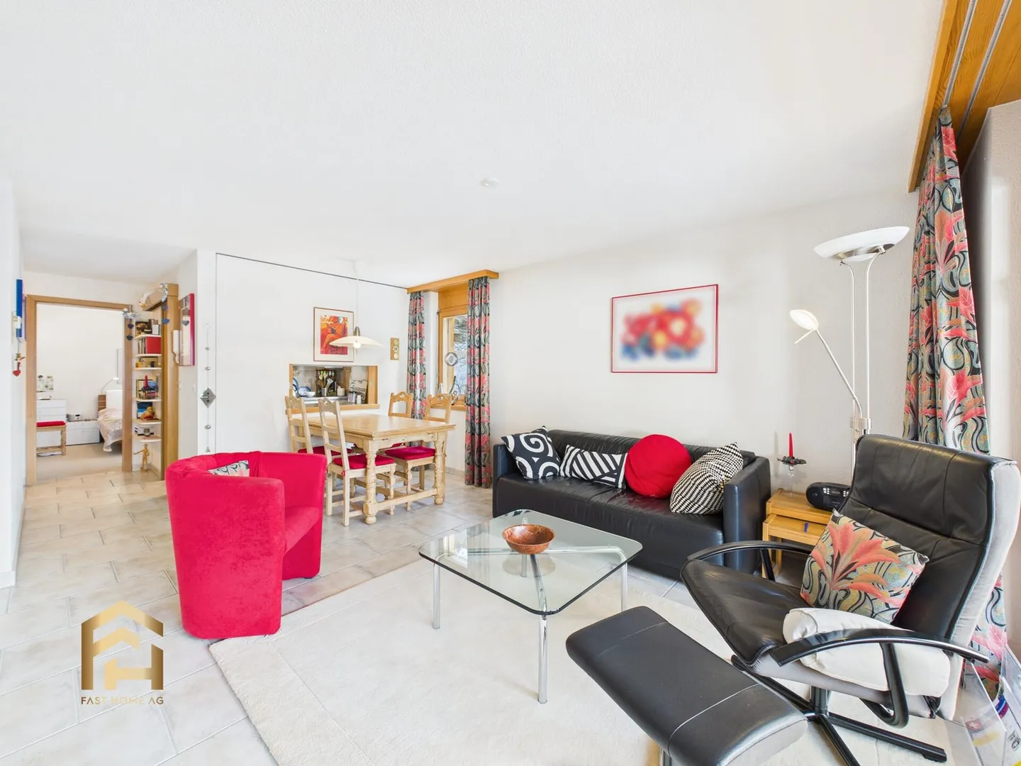 Charming 3.5-room apartment with balcony and mountain panorama in Leukerbad - Photo 3 of 12