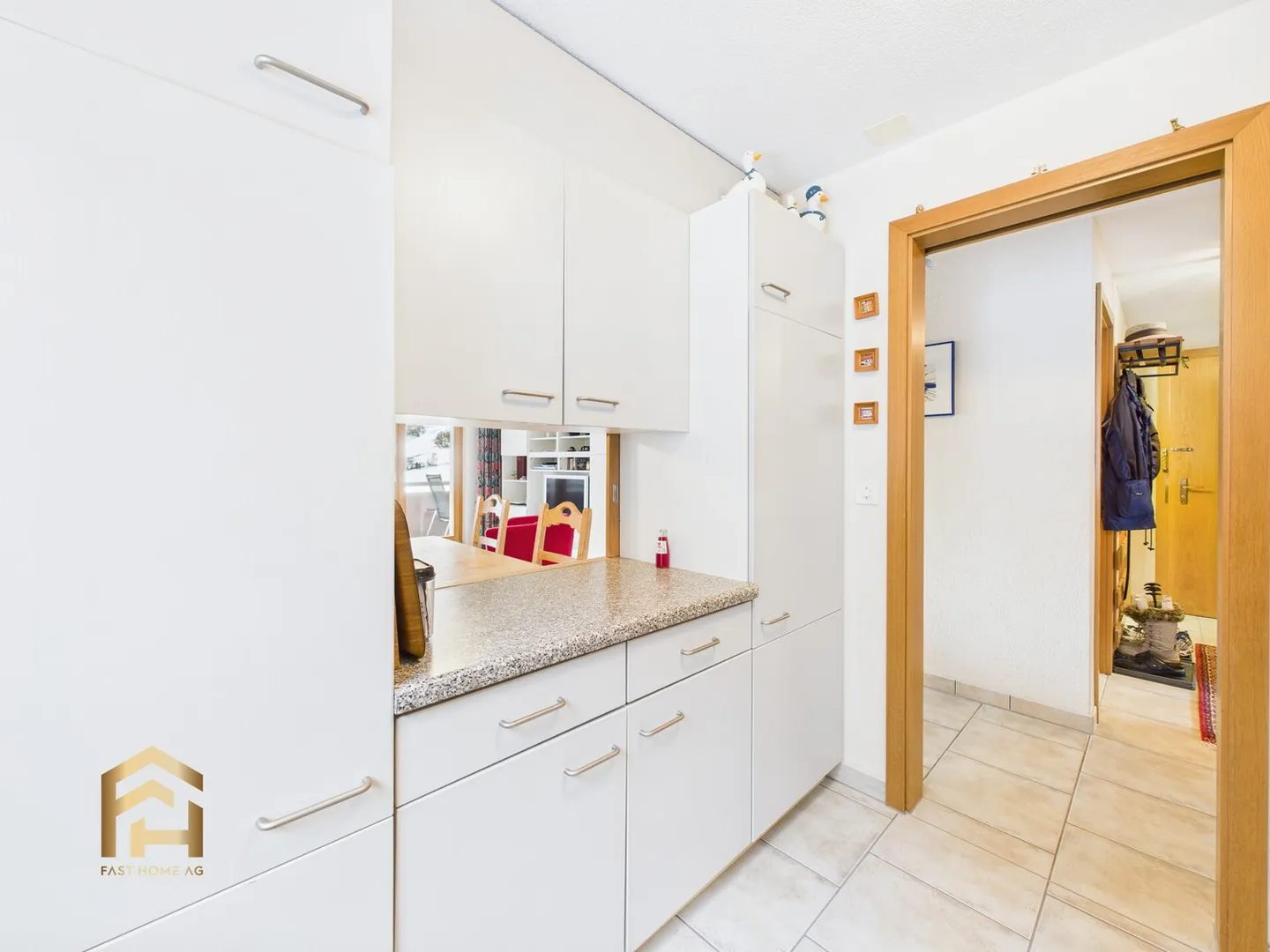 Charming 3.5-room apartment with balcony and mountain panorama in Leukerbad - Photo 5 of 12