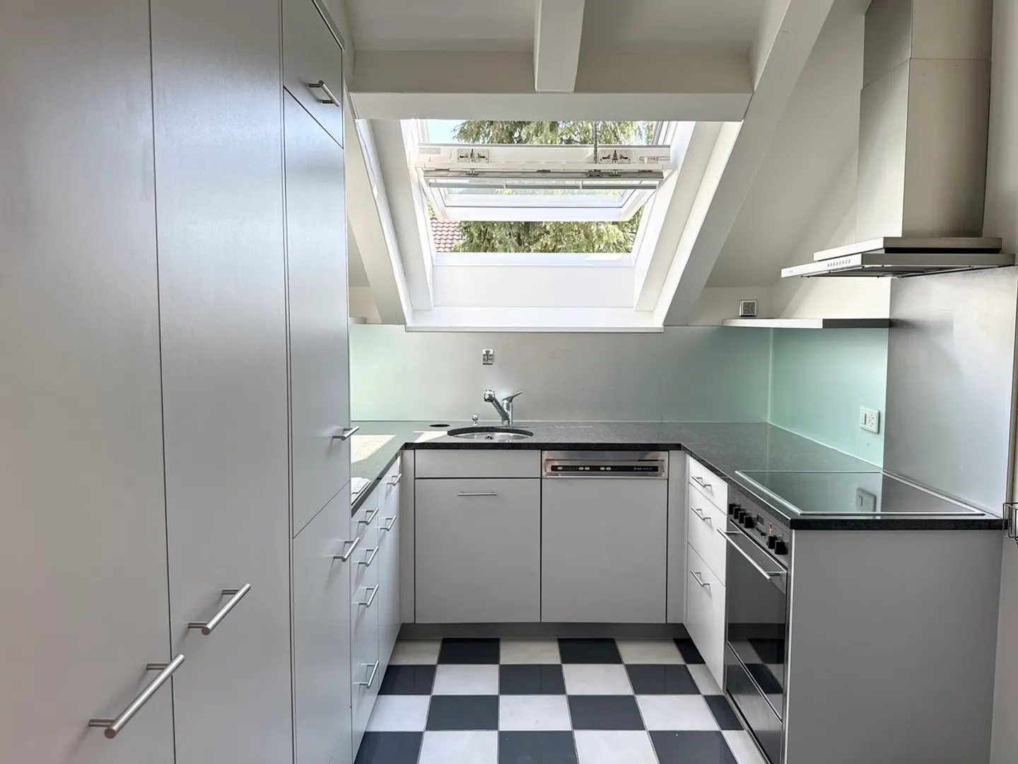 Charming Attic Apartment in Münchenstein - Photo 7 of 10