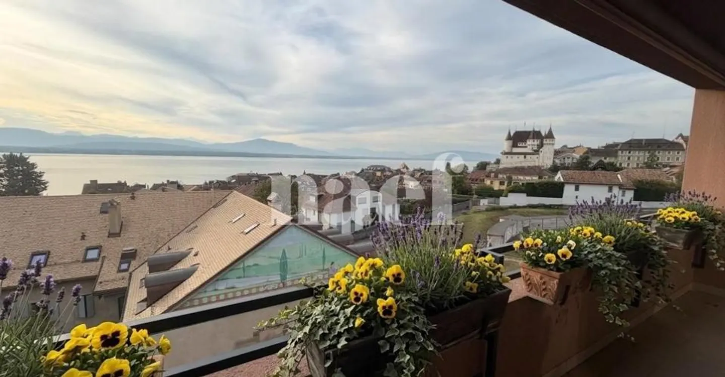 Charmant appartement 3 pièces avec vue lac - Photo 1 sur 8