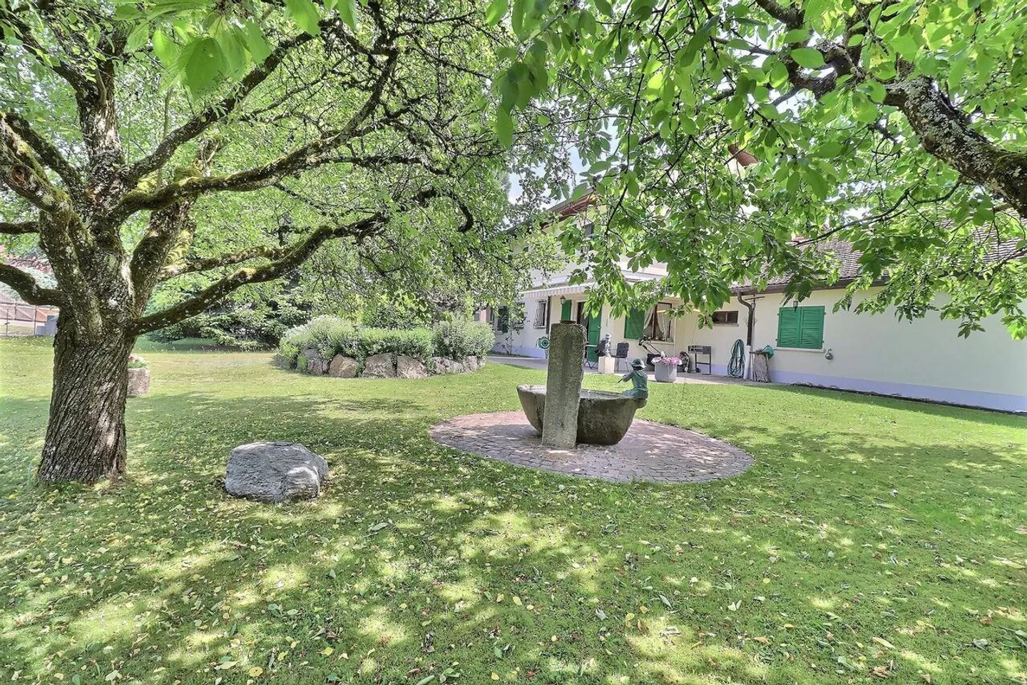 Magnificent individual house in occupied life annuity without rent with a view of the Jura - Photo 4 of 24