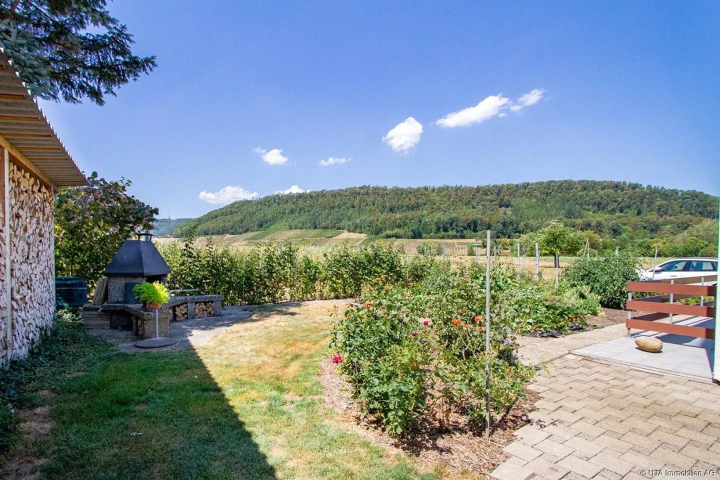Single-family house with beautiful garden, directly adjacent to... - Photo 20 of 22