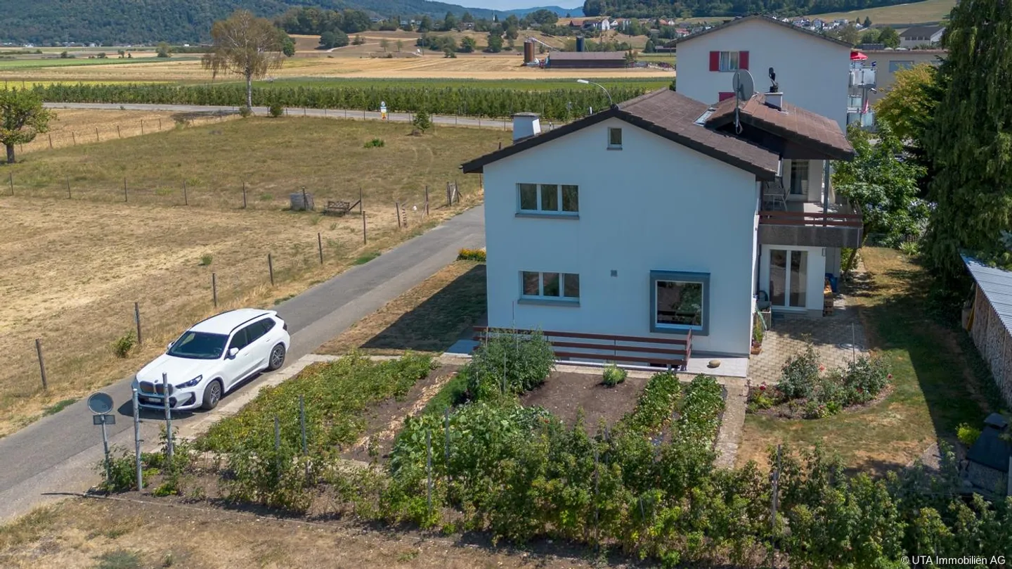Single-family house with beautiful garden, directly adjacent to... - Photo 21 of 22