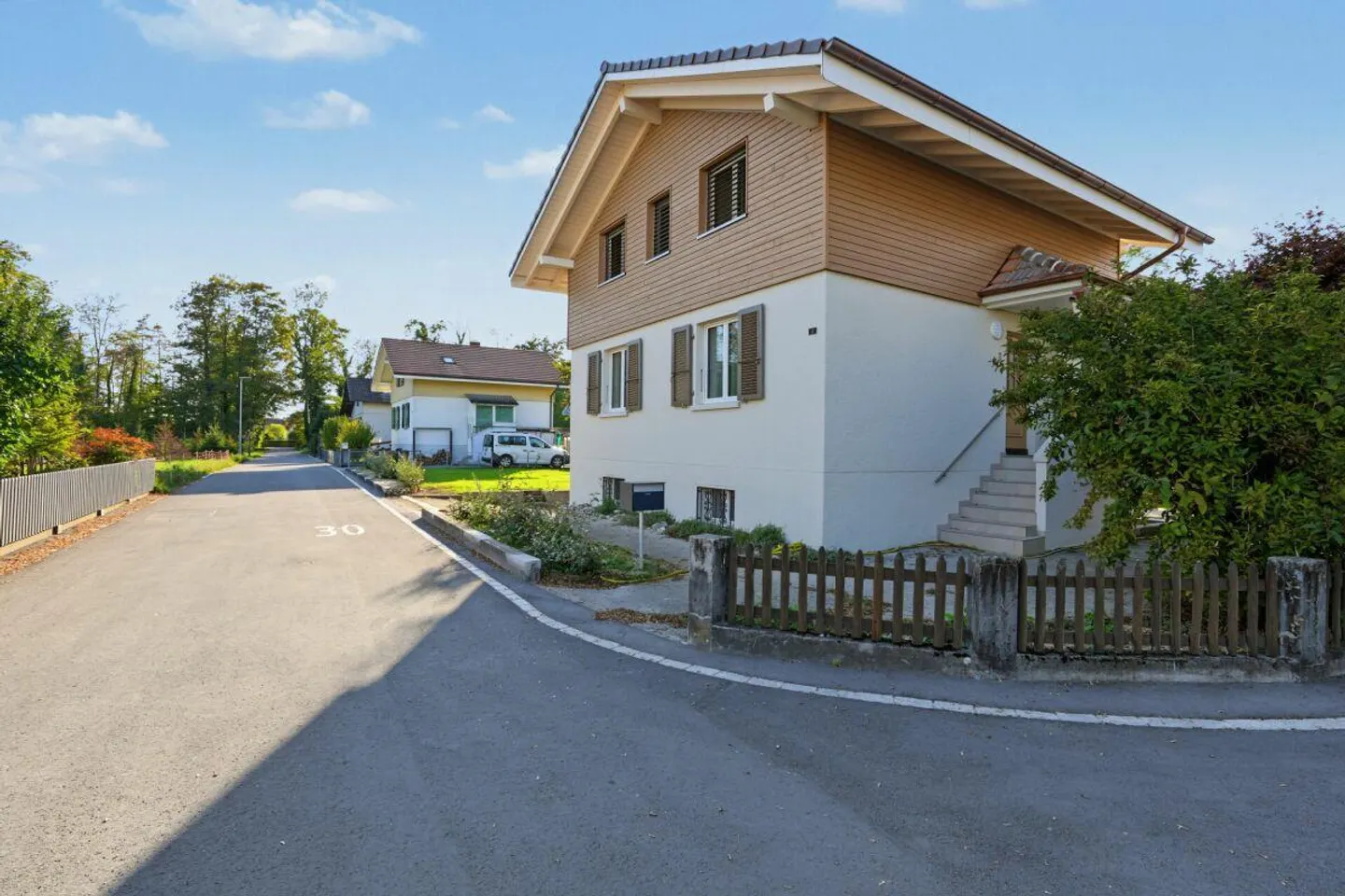 Charmantes Einfamilienhaus in Lyss - Foto 1 von 13