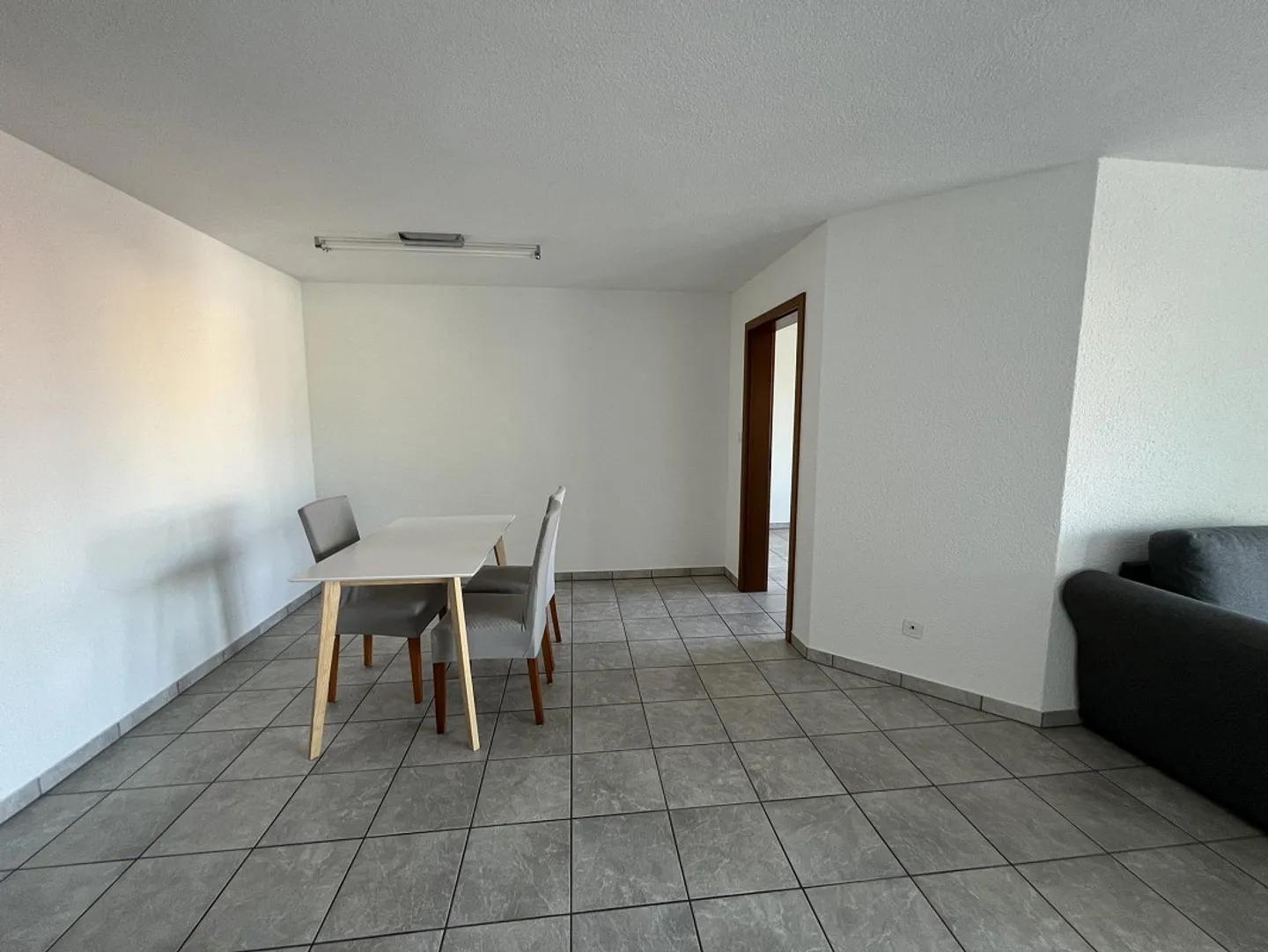 Appartement 3.5 pièces avec balcon spacieux à louer - Photo 3 sur 14