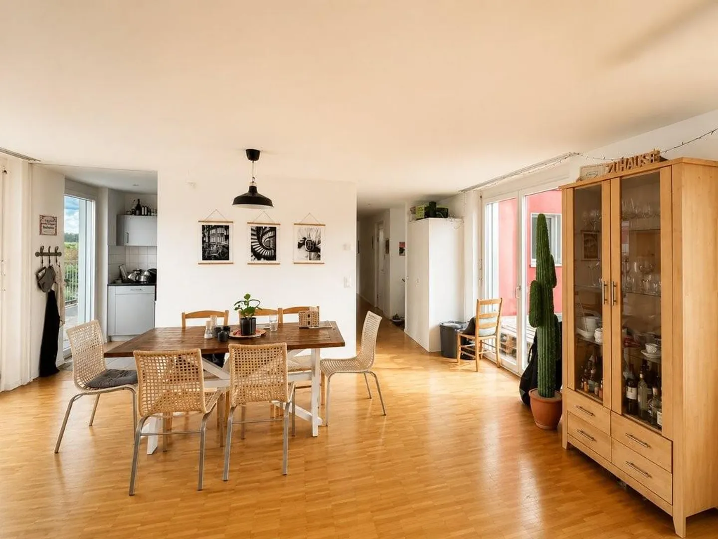 5.5-room penthouse apartment with large terrace and direct lift access - Photo 2 of 12