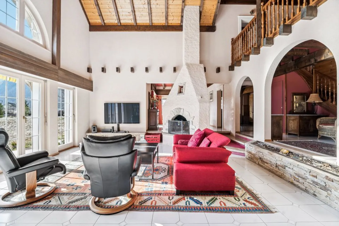 Villa d'architecte avec vue montagne - Photo 1 sur 9