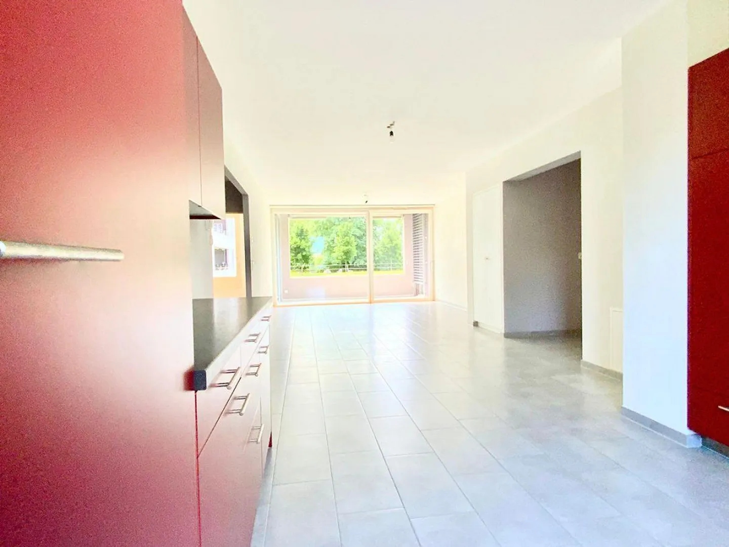 Zeitgemäße Wohnung mit Balkon - Foto 2 von 11