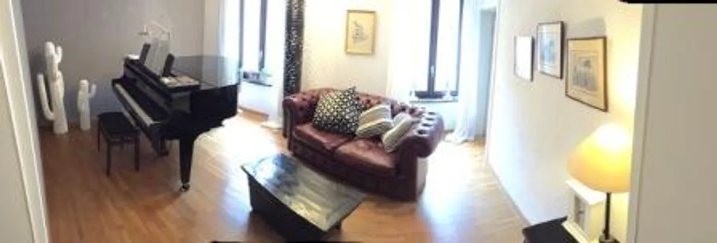 Charming Apartment with Terrace - Photo 2 of 4