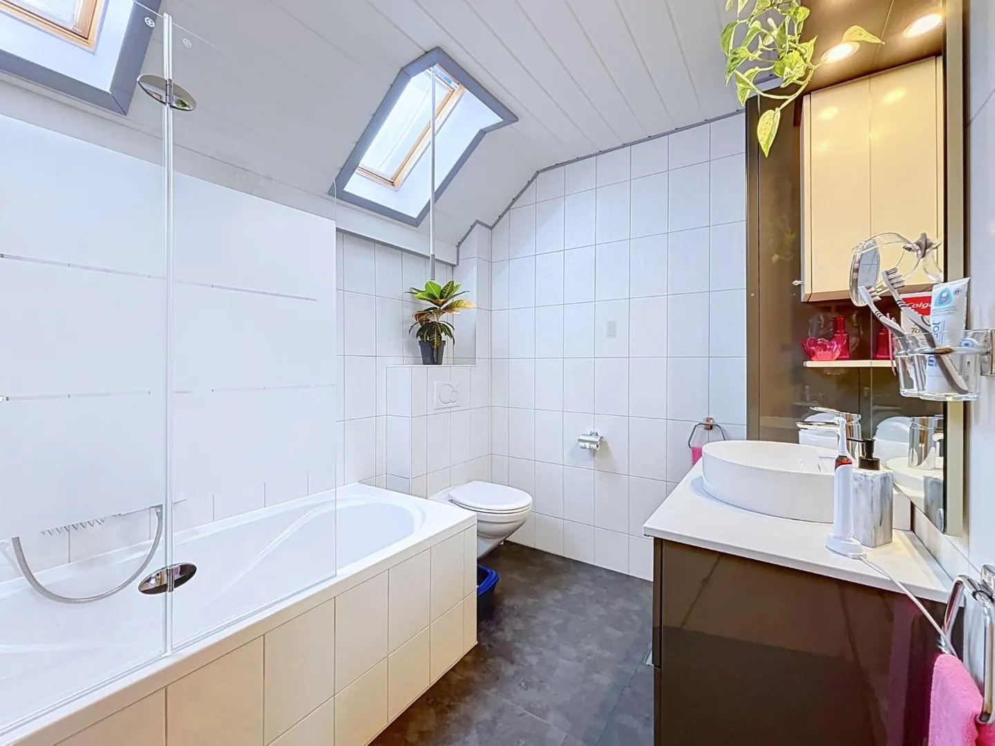 4,5-Zimmer-Haus - Reihenhaus 4,5 Zimmer - Chézard-St-Martin - Foto 12 von 12