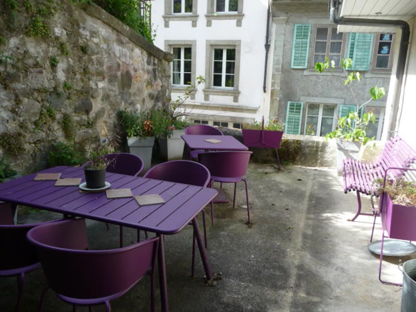 Charming Apartment with Terrace - Photo 3 of 4