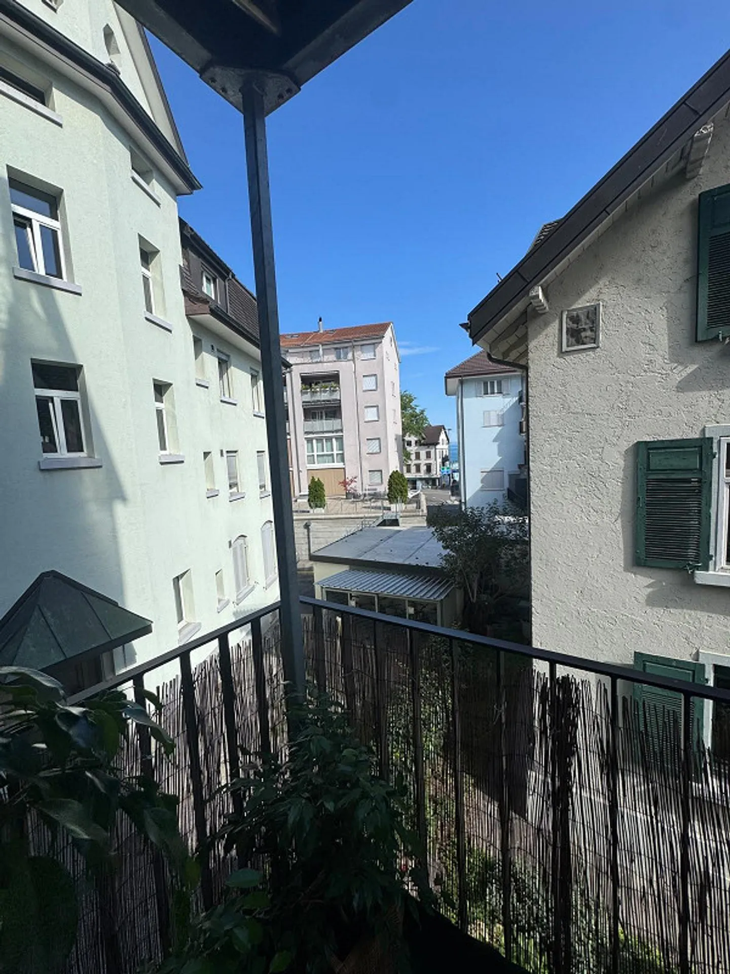 Grosszügige 4.5_Zimmerwohnung an zentraler Lage - Photo 1 sur 8