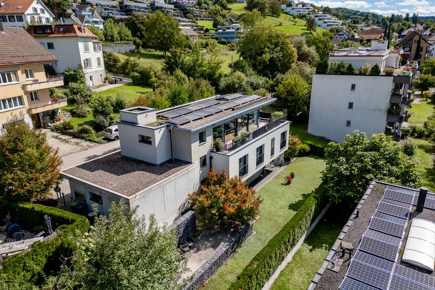 Maison individuelle 8.5 Z'EFH dans un emplacement ensoleillé à Knonaueramt - Photo 1 sur 28