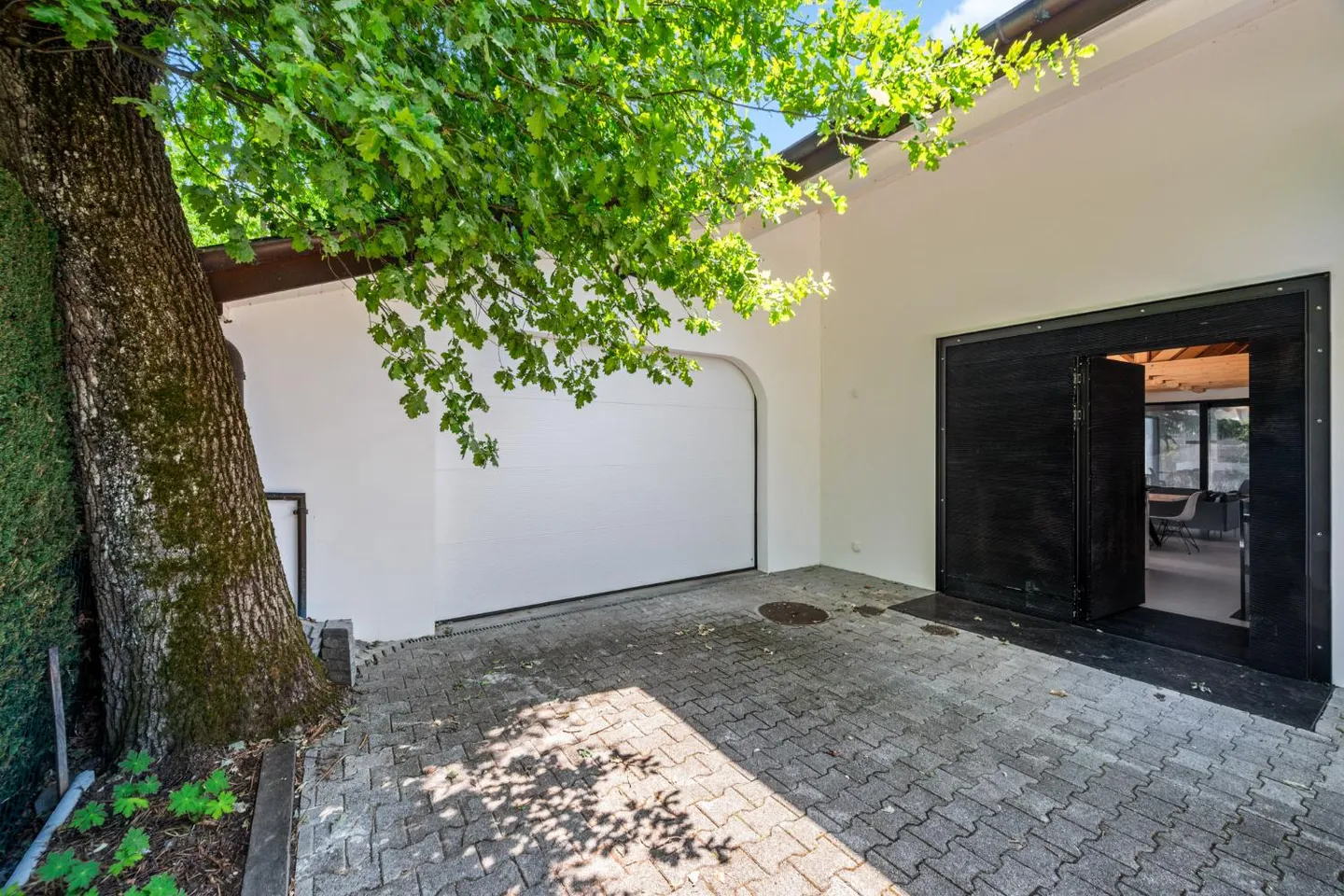 EXCLUSIVITY: COLLONGE BELLERIVE - Magnificent Detached Villa with Garden - Photo 22 of 23