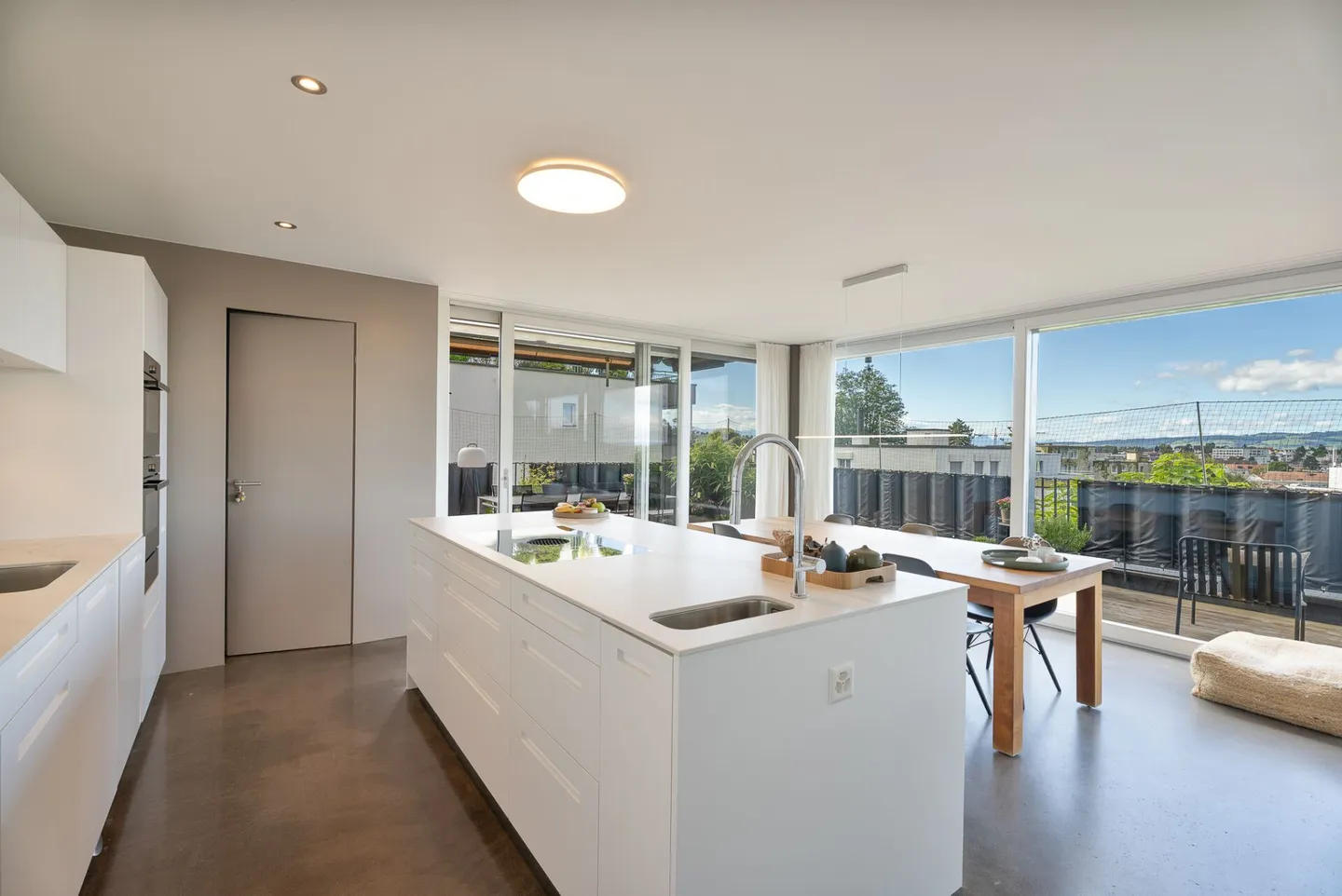 Maison individuelle 8.5 Z'EFH dans un emplacement ensoleillé à Knonaueramt - Photo 6 sur 28