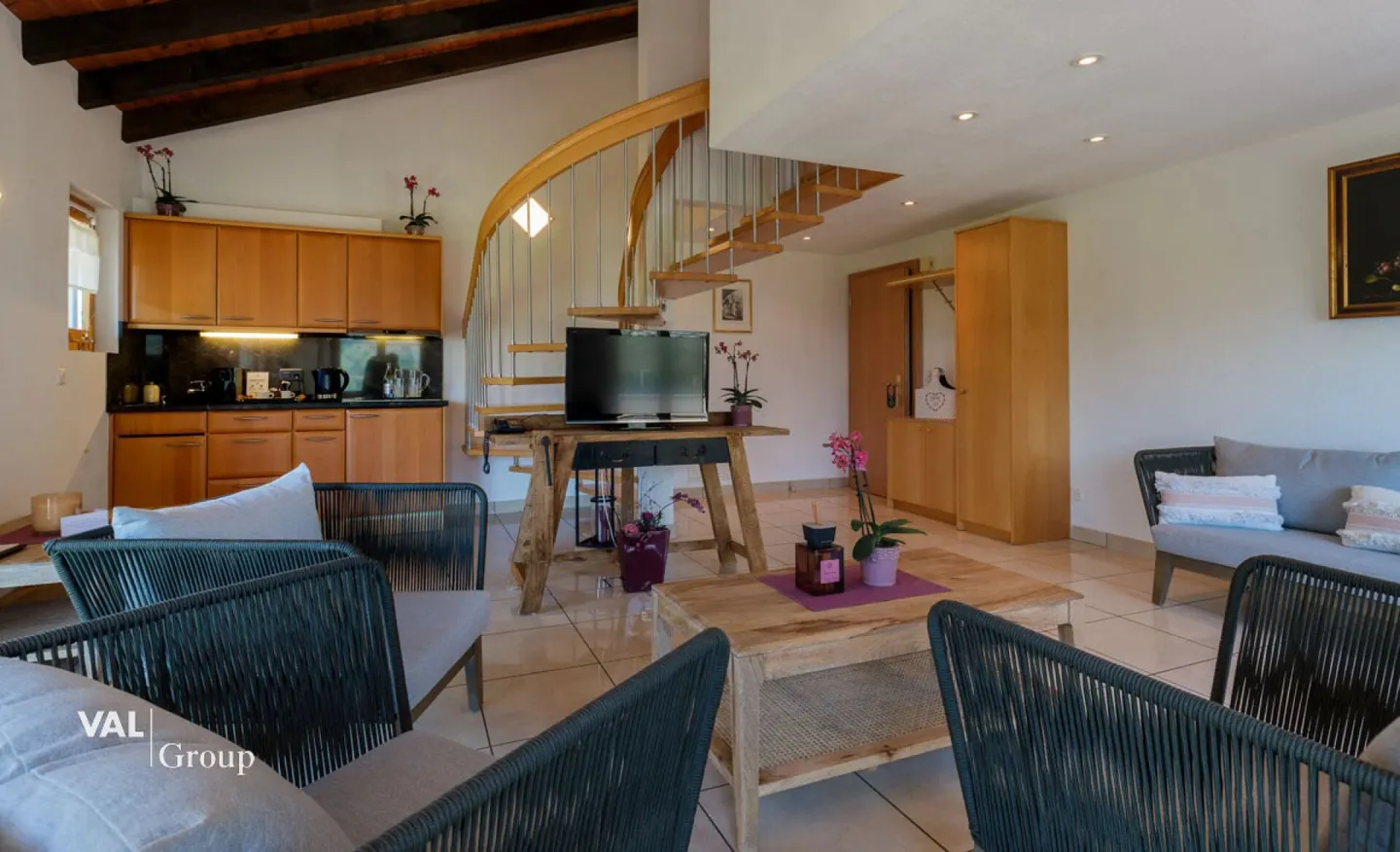 Superior Hotel including development project on a total of 6,000 m2 property - Photo 14 of 25