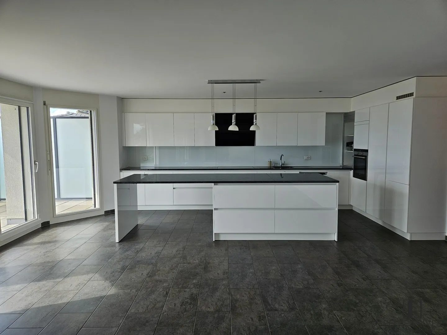 Magnificent high-end apartment with a view of Lake Geneva - Photo 2 of 13