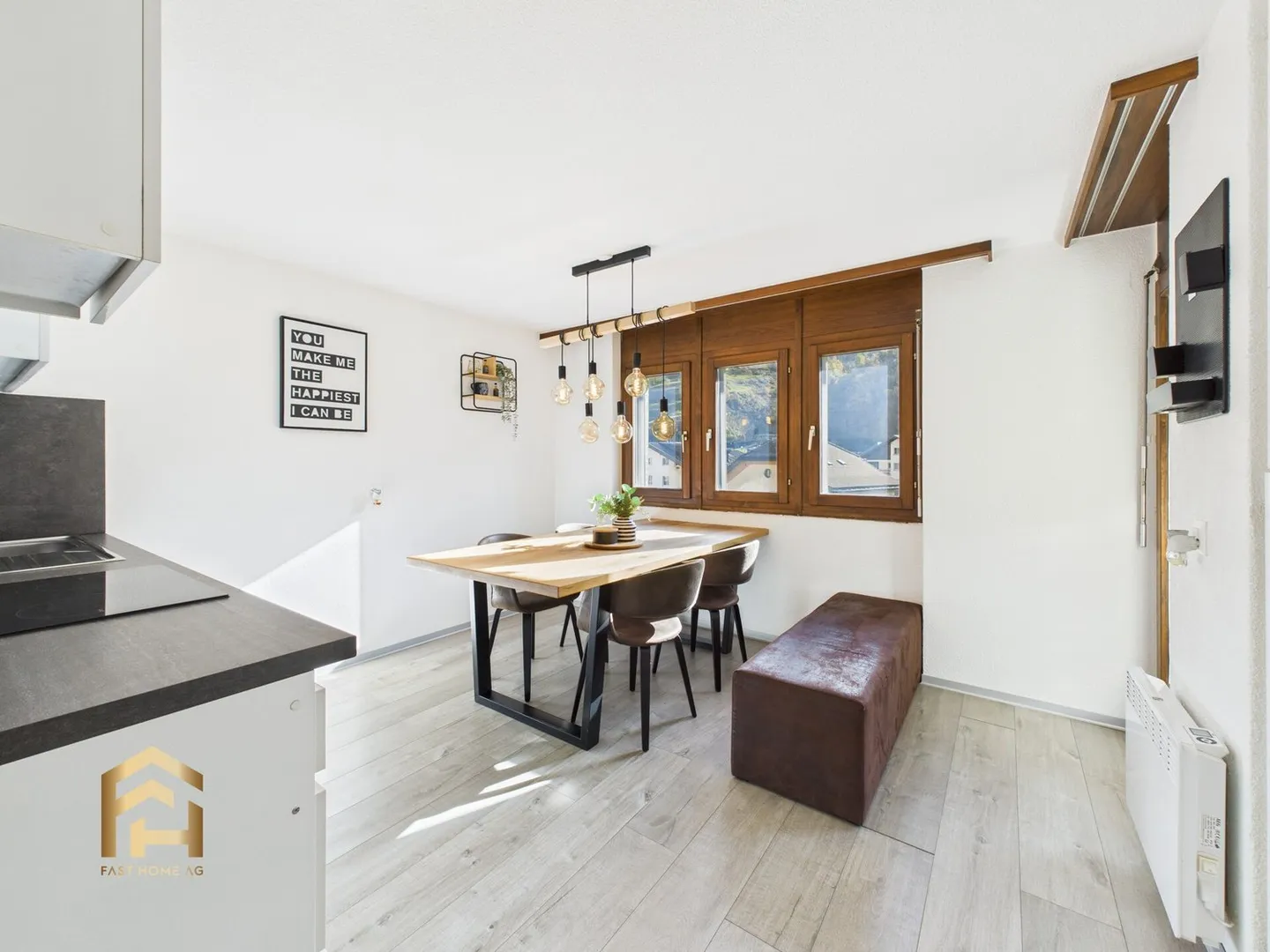 Central et moderne : Votre appartement de 4,5 pièces à Turtmann avec vue imprenable - Photo 2 sur 13